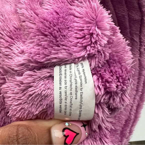 Y2K Mauve Fuzzy Bucket Hat - Picture 6 of 7